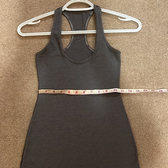 Lululemon tank size 2 - Picture 6 of 6